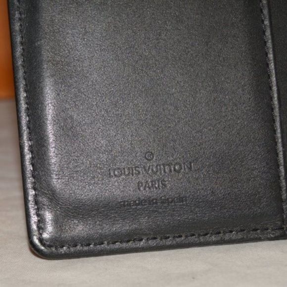 LOUIS Vuitton Gray Matte Monogram Agenda - Picture 6 of 7